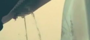 【無修正リアル盗撮】和式での素人女性のマンコが露わに！色んな職業の女の子のまんこが拝めるなんて！ワレメから滴る地方公衆和式トイレ盗撮 4